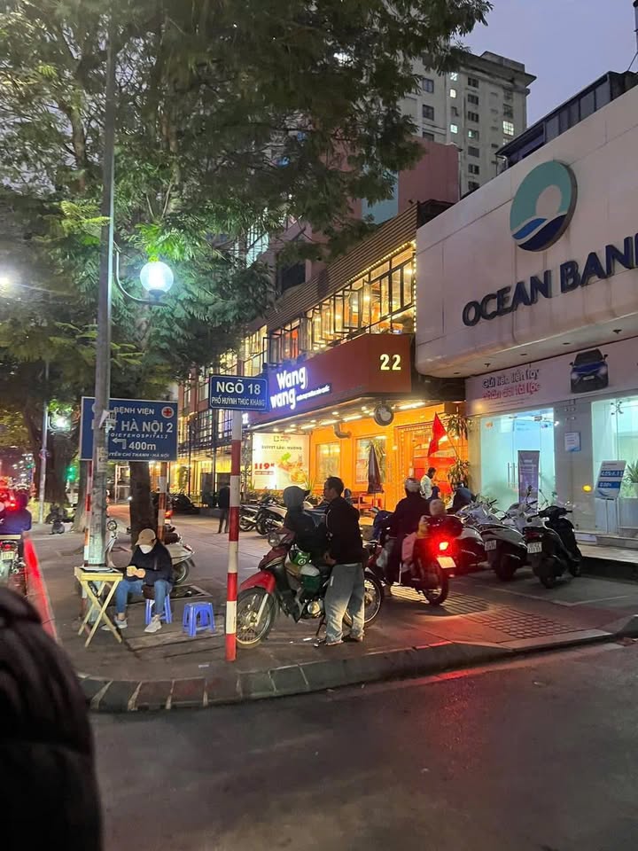 Cho thuê FrontHouse đường Huỳnh Thúc Kháng 400m² - Kinh doanh sầm uất ngày đêm!