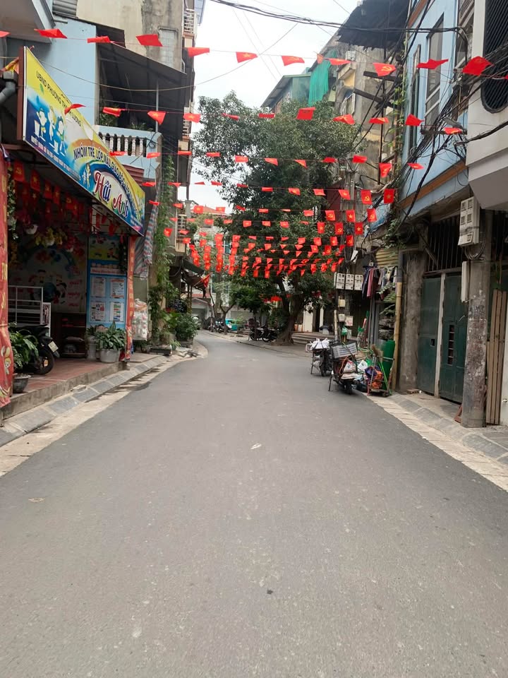 Nhà riêng Cầu Dền, Hai Bà Trưng 50m² - Ngõ rộng thoáng, giá thương lượng!