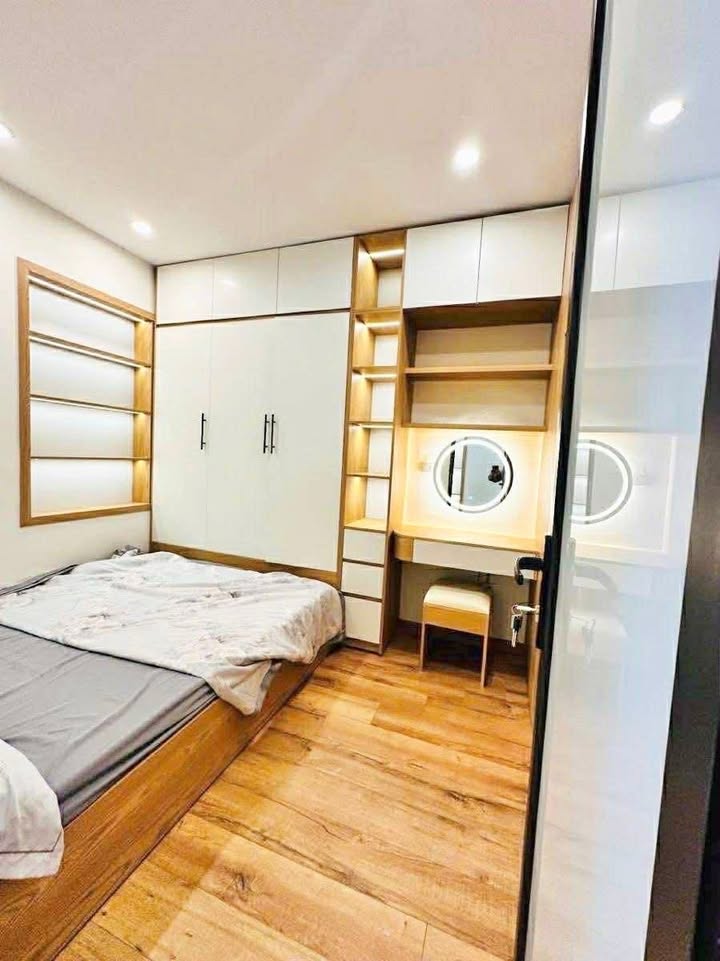 Căn hộ cho thuê Nguyễn Công Trứ, Hai Bà Trưng 90m² - Nội thất mới, chỉ việc vào ở!