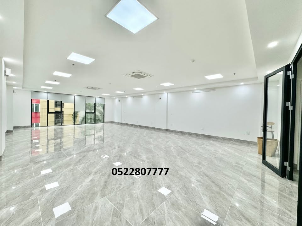 Cho thuê văn phòng Trần Thái Tông Cầu Giấy 130m² giá 25 triệu - Tòa nhà chuyên nghiệp, giao thông thuận tiện!