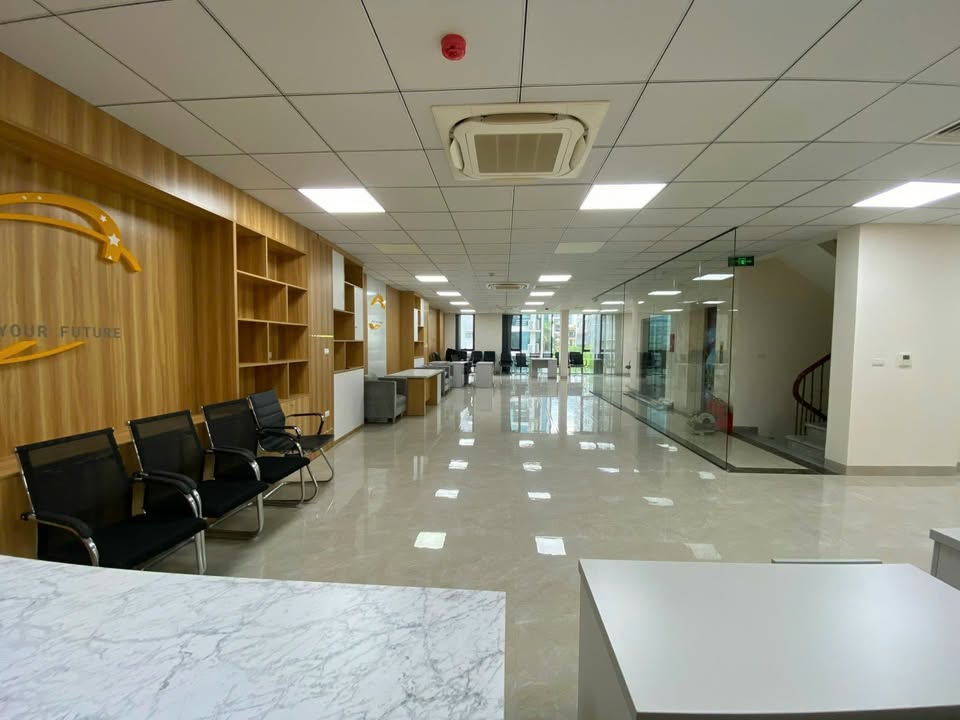 Cho thuê văn phòng Trần Thái Tông, Cầu Giấy 190m² - Không gian làm việc hiện đại, thoải mái!
