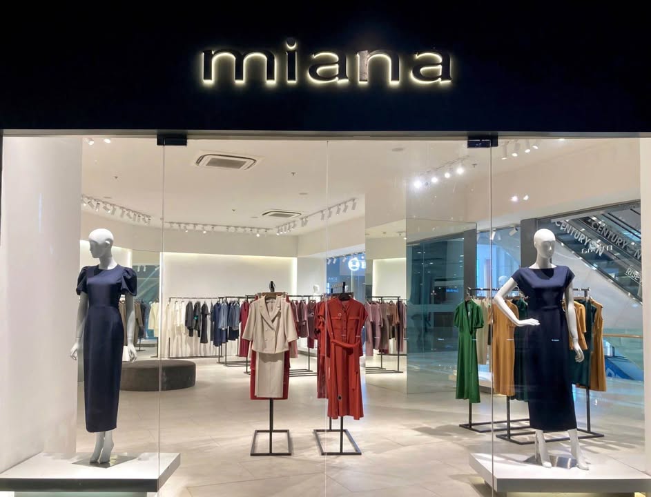 Shophouse R3-R4 Vinhomes Royal City 128m² giá 19.2 tỷ - Đầu tư sinh lời cao!