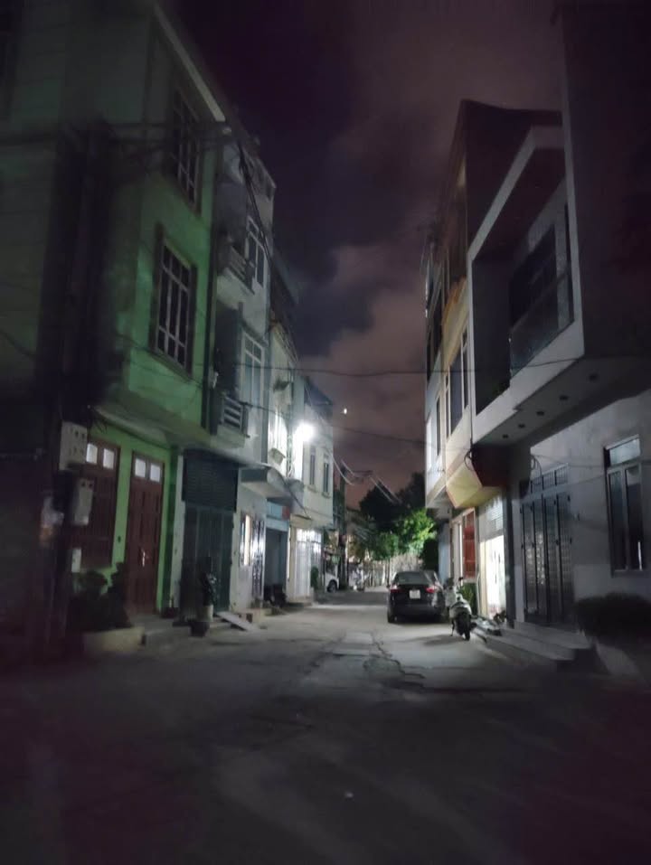 Nhà 2,5 tầng Phường Phú Sơn 86m² - Đường ô tô, vị trí thuận lợi!