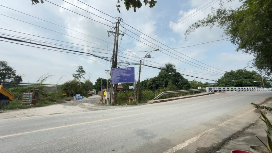 Bán nhà Bình Chánh 63m² giá 2.4 tỷ - Hẻm xe tải thông thoáng, sổ hồng riêng!