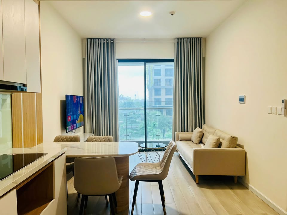 Căn hộ 2PN Nguyễn Xiển Thủ Đức 11 triệu - Sân vườn tuyệt đẹp, Full nội thất!