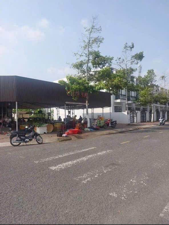 Nhà bán đường số 8, TP Sóc Trăng 84m² giá 1.2 tỷ - Nhà 2 tầng, hướng Đông