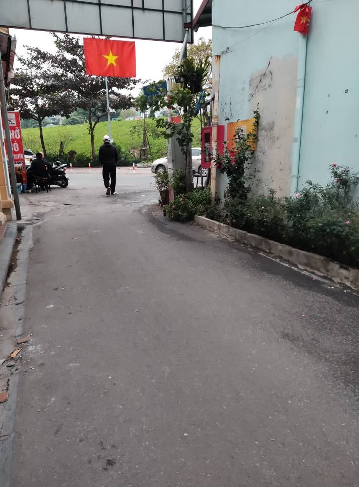 Bán đất Ngọc Thụy 112m² giá 25 tỷ - Sẵn sàng xây chung cư mini!