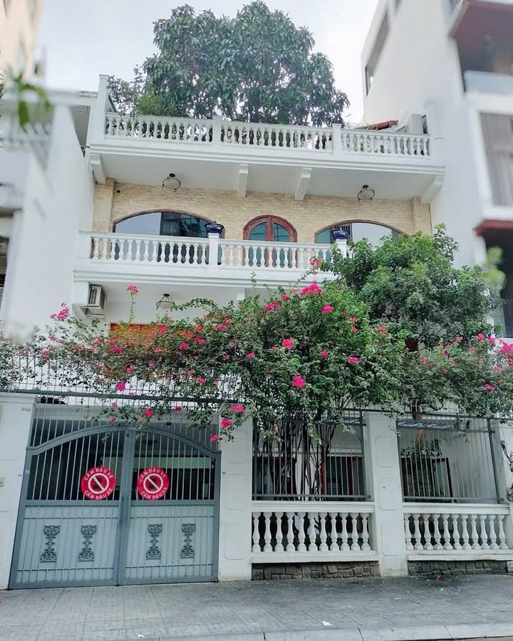 Biệt thự Quận 1 - Tân Định 220m² giá 125 tỷ - Hàng hiếm, giá trị giữ tiền!