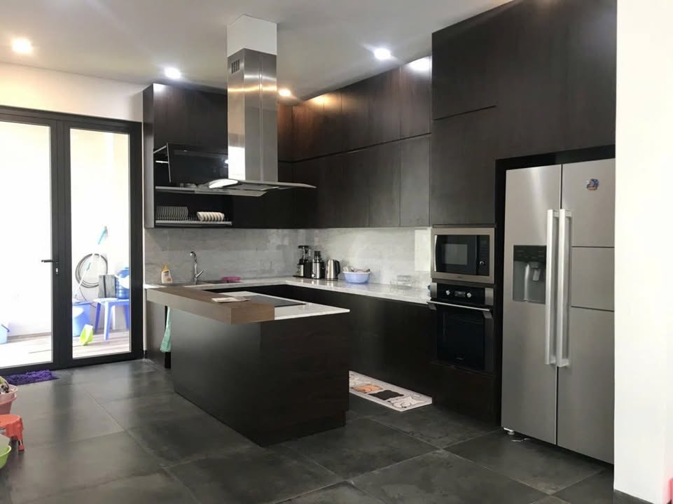 Biệt thự cho thuê mặt tiền Bùi Tá Hán, Đà Nẵng 250m² – Thiết kế hiện đại, đầy đủ nội thất!