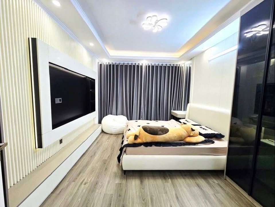 Nhà đẹp 5 tầng Yên Hòa, Cầu Giấy 30m² giá 9.8 tỷ - Đầu tư sinh lời ngay!