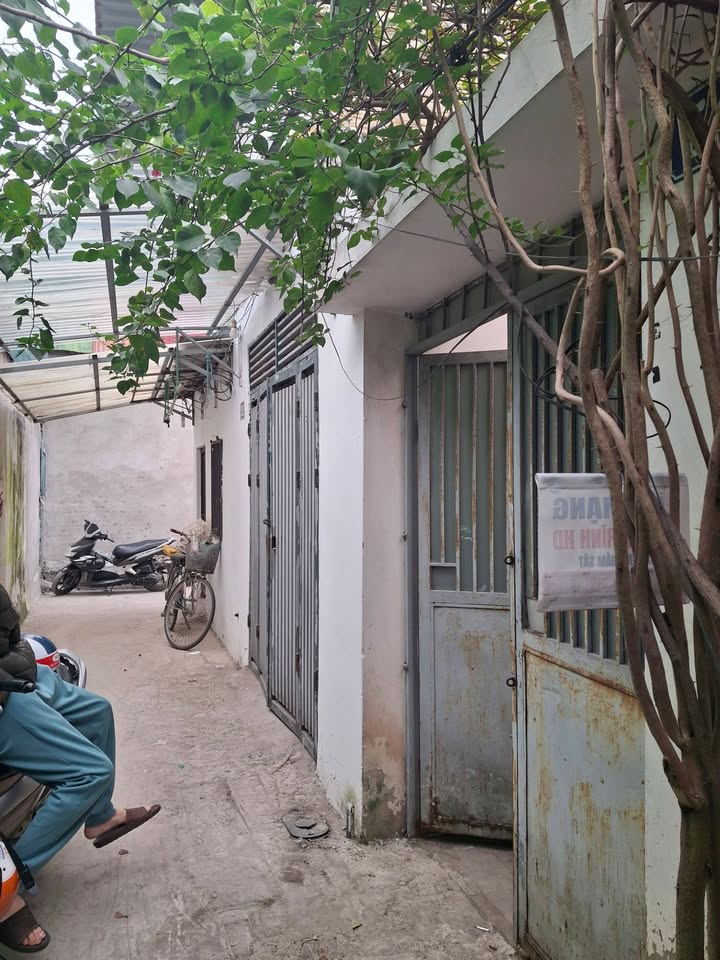 Nhà cấp 4 Tân Mai 30m² giá 1.7 tỷ - Ô tô đỗ cổng, pháp lý rõ ràng!