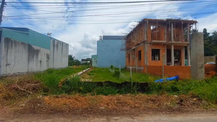 Đất nền Củ Chi 120m² giá 2.55 tỷ - Vị trí đắc địa, dân cư đông đúc!