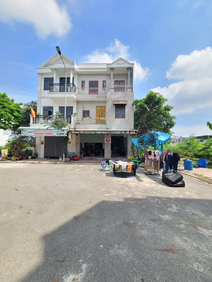 Nhà KDC Tân Đông Hiệp, Dĩ An 83.8m² giá 4.4 tỷ - Thiết kế hiện đại, sổ hồng riêng!