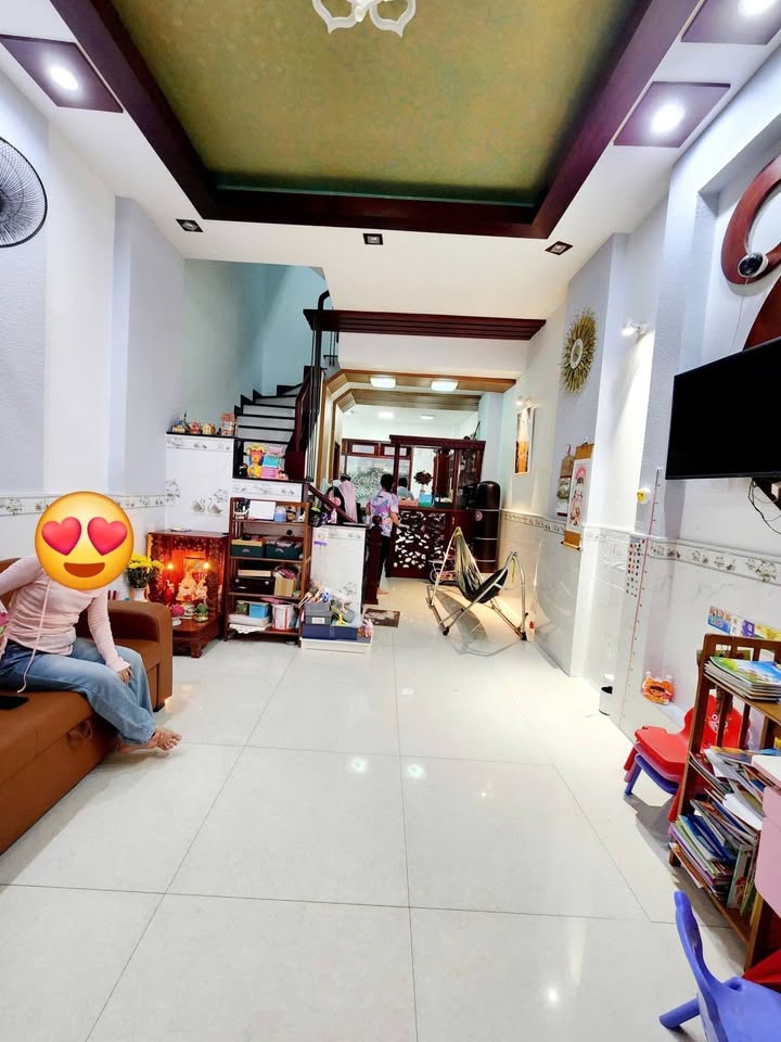 Nhà phố Quận 7 131m² giá 9.7 tỷ - Hẻm xe hơi, thu nhập cho thuê 13 triệu/tháng!