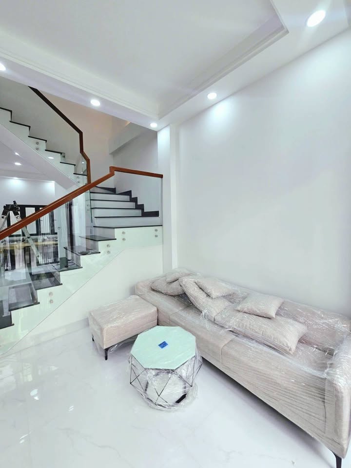 Nhà phố 3 tầng tại Gò Cát, Thủ Đức 56m² giá 6.5 tỷ - Sẵn sàng đón Tết!