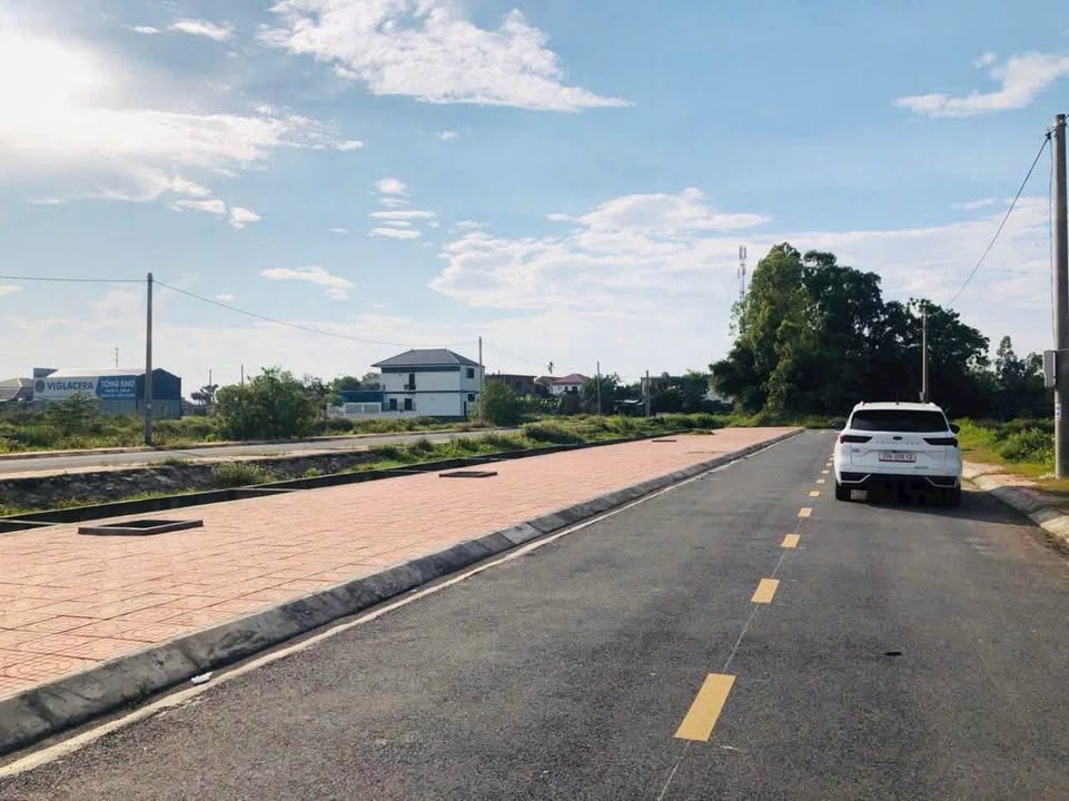 Đất đấu giá xóm 1 Nghi Phong 84.6m² giá 2.xx tỷ - Đường nhựa rộng rãi, sẵn sàng đầu tư!