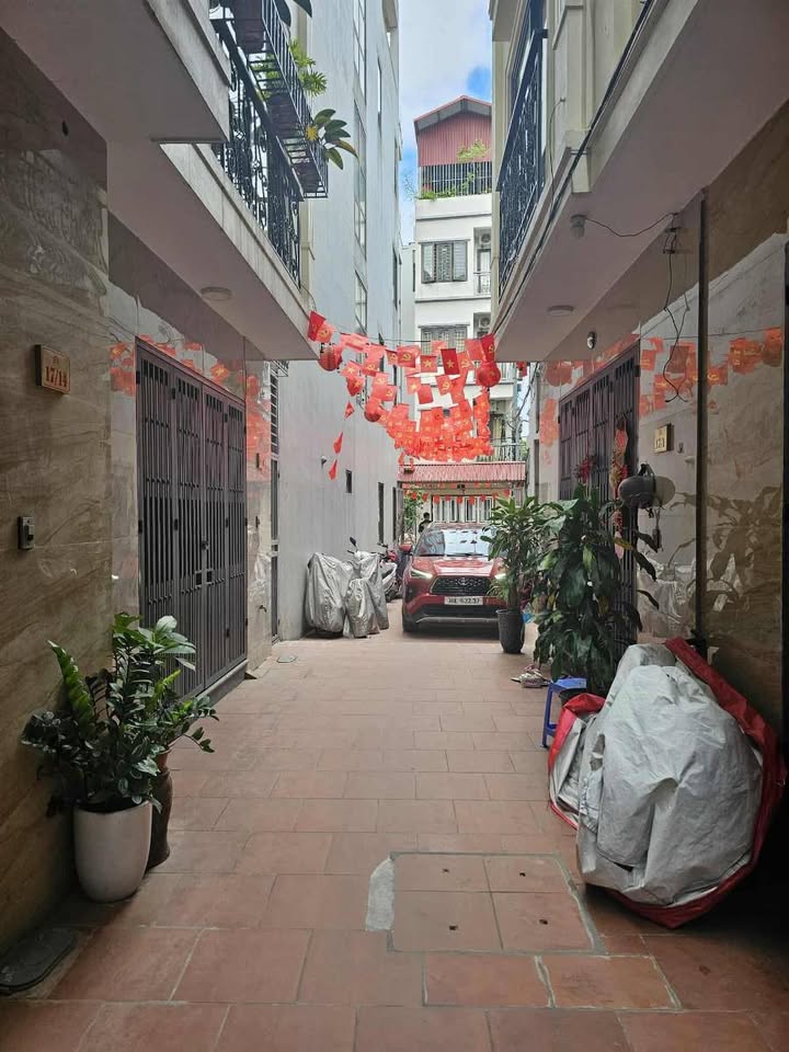 Nhà 5 tầng trung tâm Ngọc Thụy Long Biên 30m² giá 8.15 tỷ - Ô tô đỗ cửa tiện ích ngập tràn!