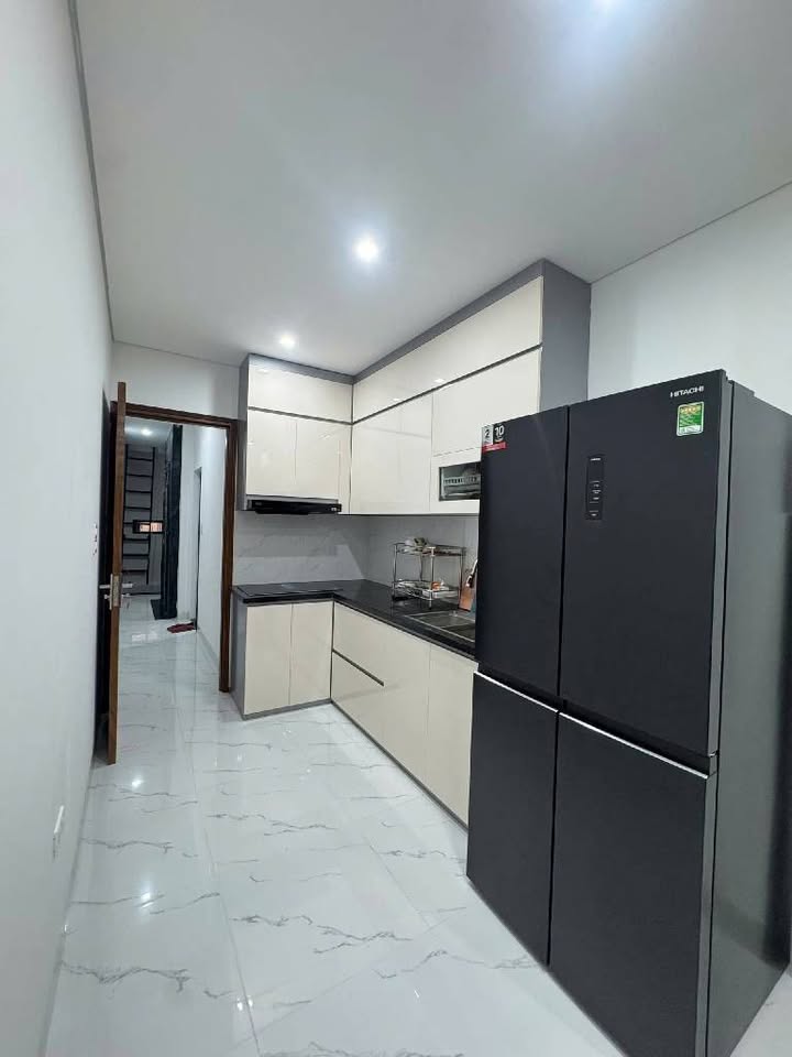 Nhà Đầm Trấu, Bạch Đằng, 40m² giá 11 tỷ - Thiết kế hiện đại, thang máy xịn!