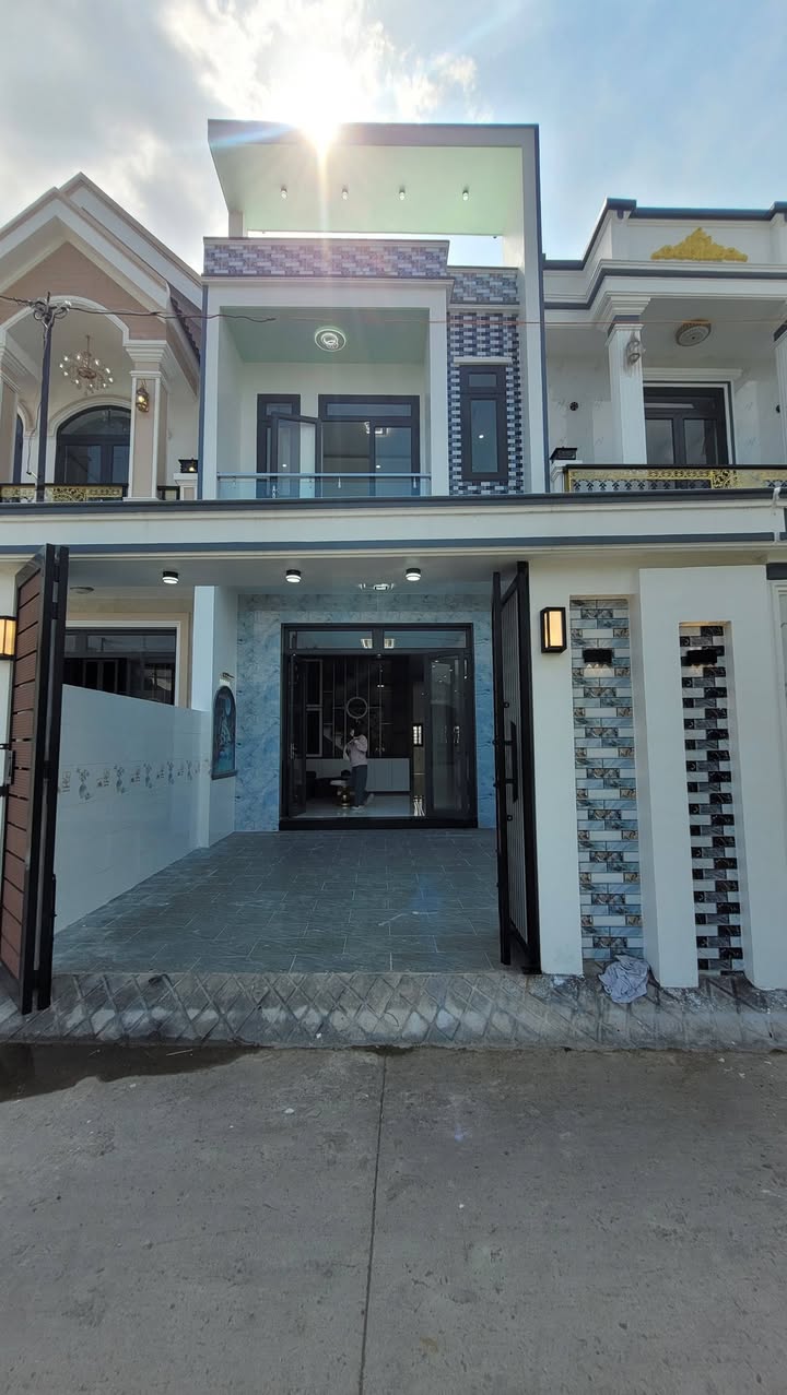 Nhà mới xây tại Mỹ Yên, Bến Lức 90m² giá 2.5 tỷ - Sổ hồng riêng chính chủ!