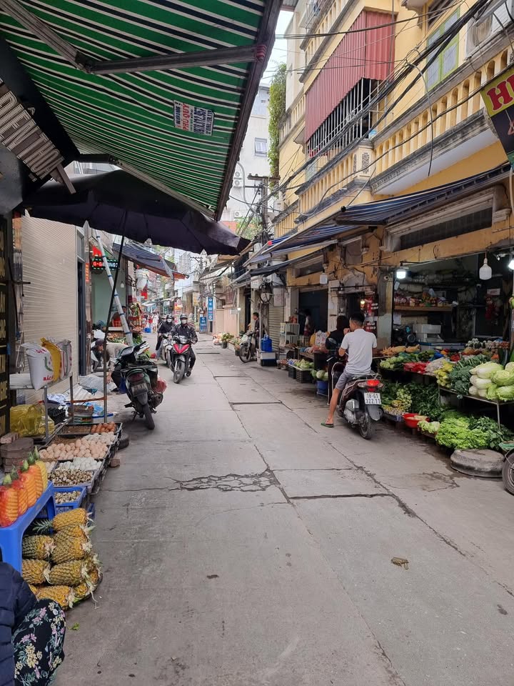 Nhà mặt phố Đội Cấn, Ba Đình 48m² - Kinh doanh sầm uất, ô tô vào tận nơi!