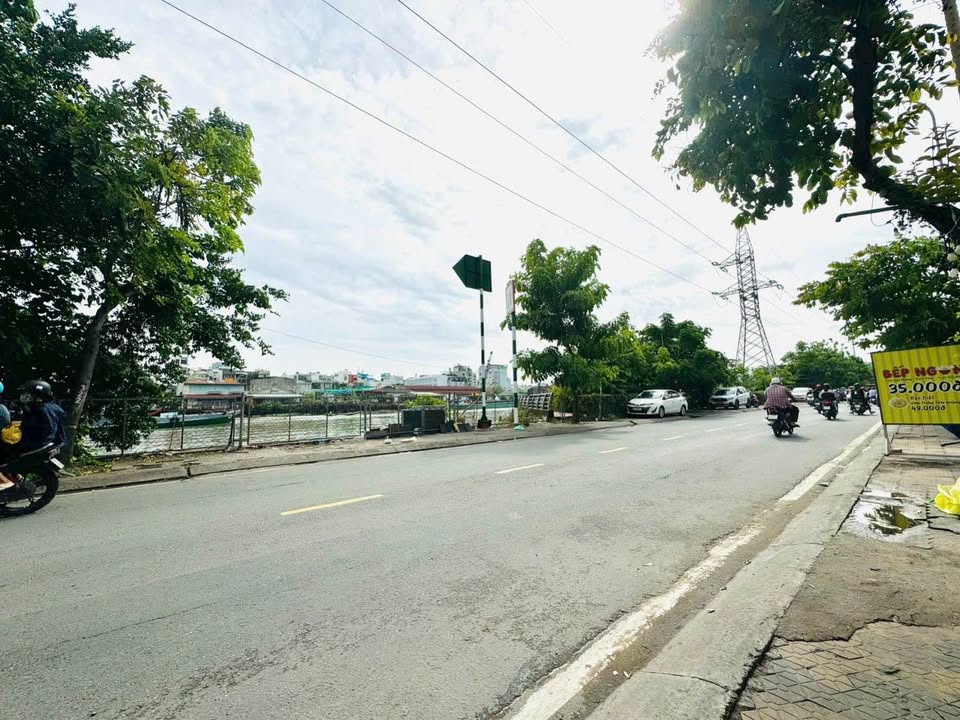 Nhà phố mặt tiền Trần Xuân Soạn, quận 7, 65m² giá 8 tỷ - Đầu tư sinh lời hiếm có!