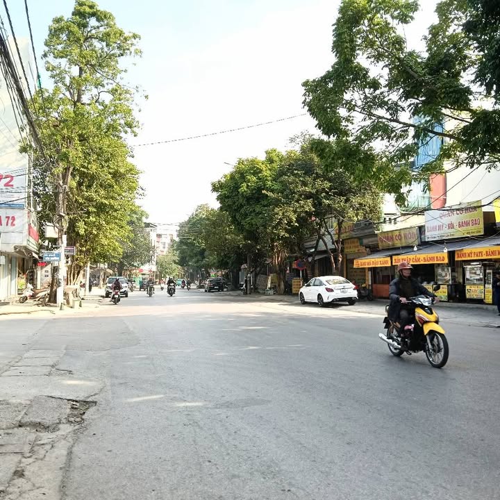 Nhà phố Hải Thượng Lãn Ông, TP Thanh Hóa 80m² giá 3.8 tỷ - Vị trí đắc địa gần bệnh viện!