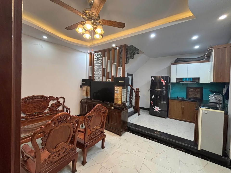 Nhà Hậu Ái 31m² 4 tầng giá 5 tỷ - Đầu tư sinh lời lý tưởng!