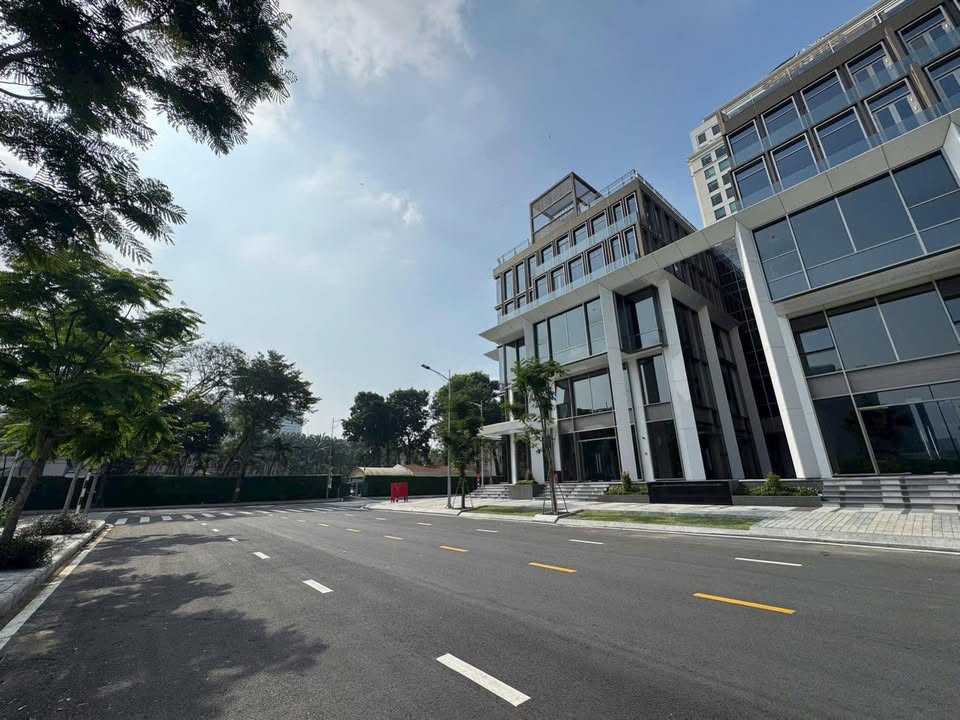 Shophouse Larcade 2 Phú Mỹ Hưng 385m² giá 85 tỷ - Cơ hội đầu tư tuyệt vời!