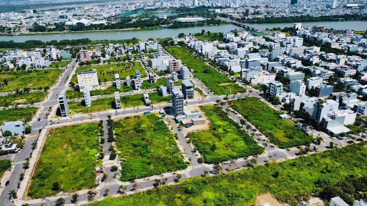 Đất nền Hòa Xuân Đà Nẵng 125m² giá 15 tỷ - Vị trí đẹp, tiềm năng phát triển!