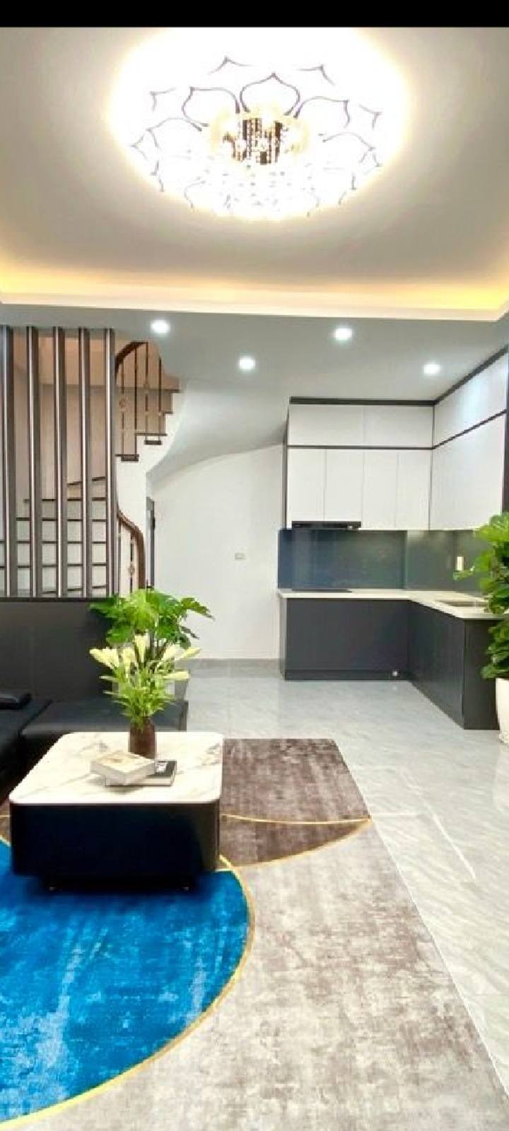 Nhà mới 5 tầng Thanh Xuân 35m² giá 10 tỷ - Vị trí đắc địa sát Royal City!