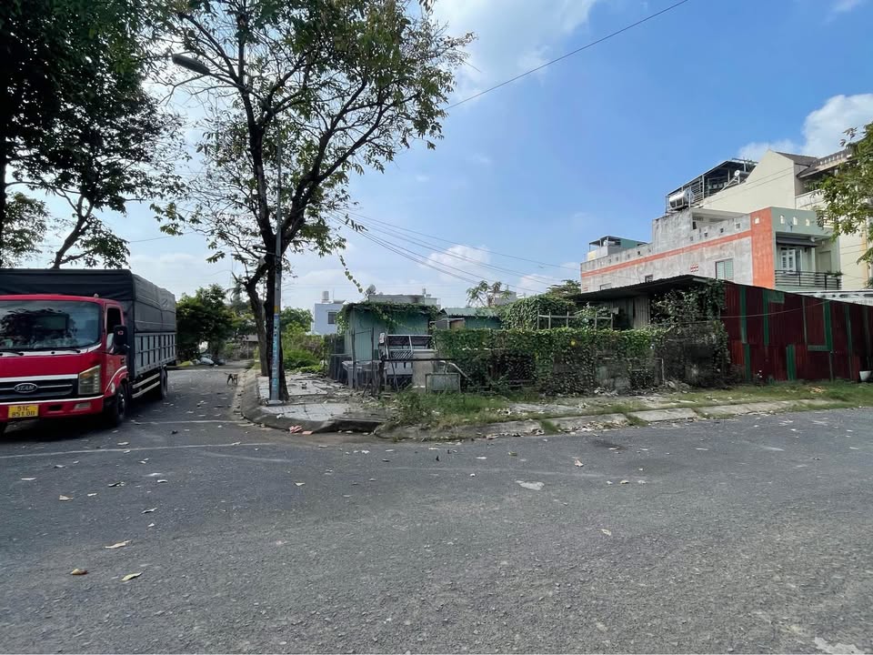 Đất nền lô góc 668 Quốc Lộ 13, Thủ Đức 230m² giá 14.5 tỷ - Cạnh công viên xanh