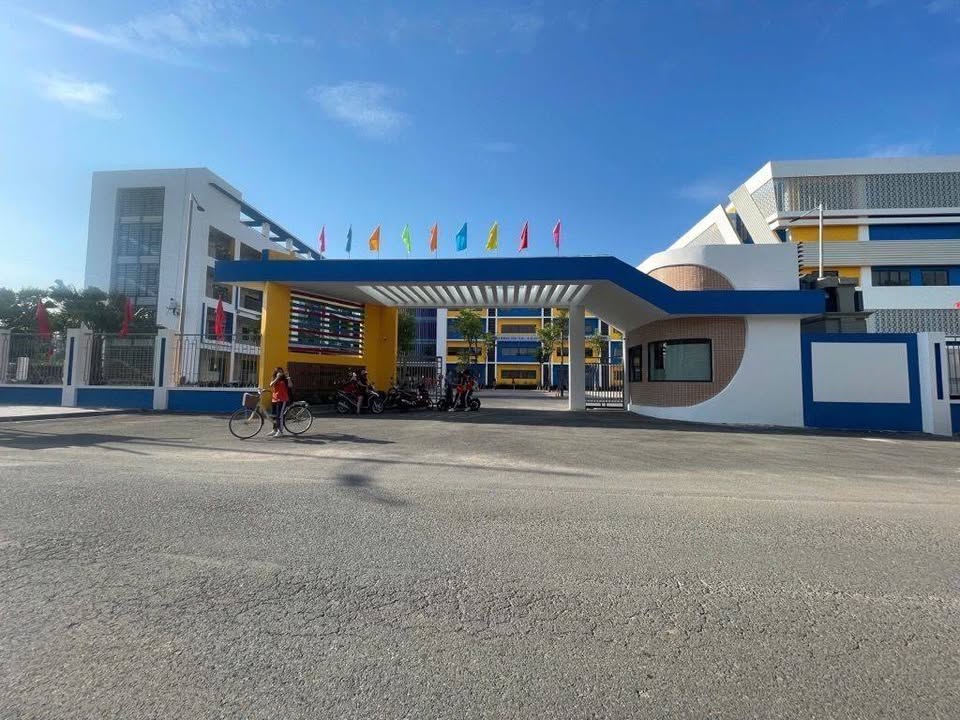 Đất Thượng Thanh Long Biên 31m² giá 9 tỷ - Kinh doanh tốt, ô tô tránh!