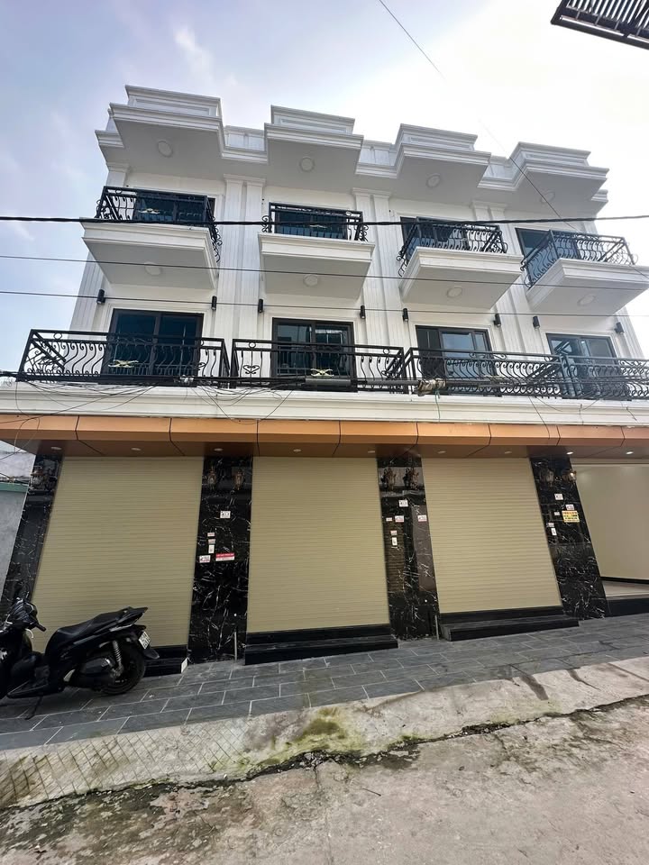 Nhà lô góc 3,5 tầng tại Long Châu, Chương Mỹ 40m² giá 3,7 tỷ - Đầu tư sinh lời!