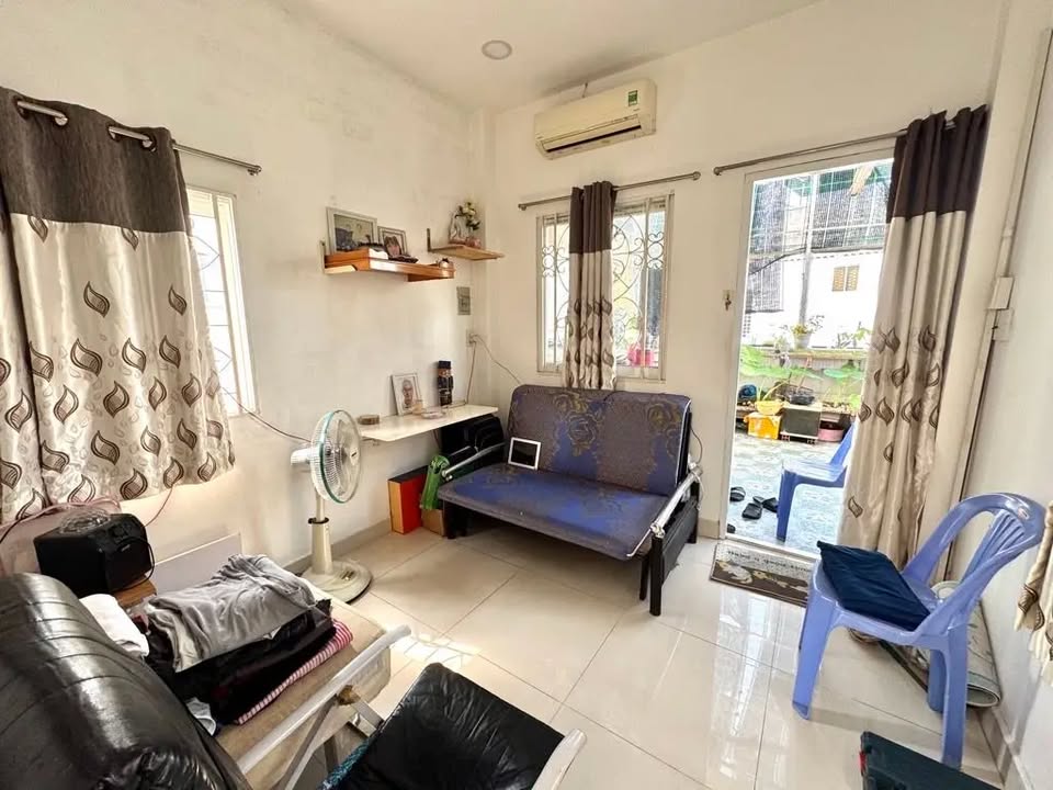 Nhà phố Phú Nhuận 38m² giá 4.5 tỷ - Khu dân trí cao, tiện nghi đầy đủ!