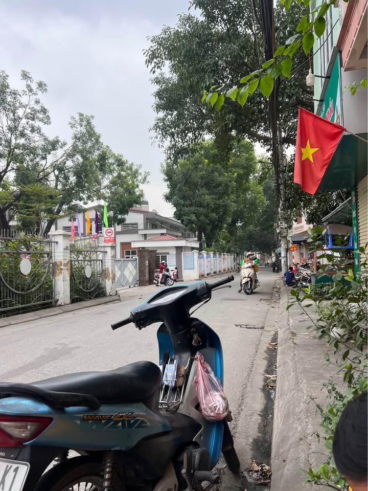 Đất Bát Khối, Long Biên 62m² giá 8 tỷ - Đầu tư tiềm năng ngay!