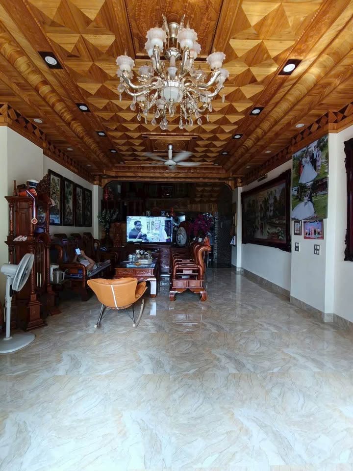 Nhà bán đường Phùng Trí Kiên, phường Cam Đường, 100m² - Sẵn sàng vào ở ngay!