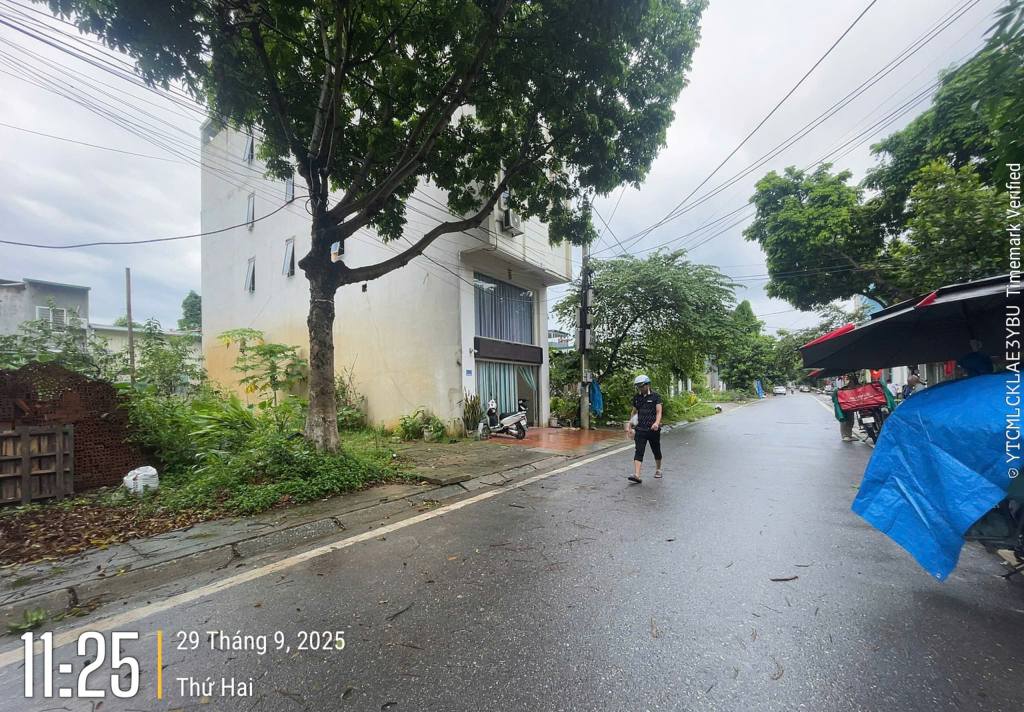 Nhà 2 tầng 1 tum đường Soi Chiềng, Lào Cai 100m² - Giá cực mềm chỉ 3 tỷ!