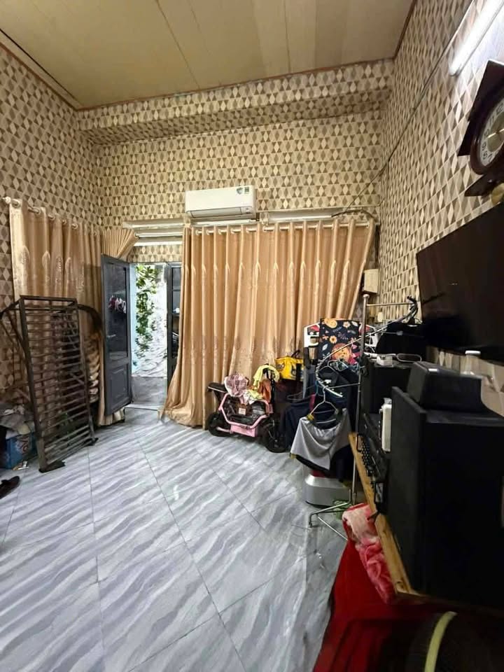 Nhà riêng Đông Hưng Thuận, Quận 12, 32m² giá 2.6 tỷ - Chính chủ, sổ hồng đầy đủ!