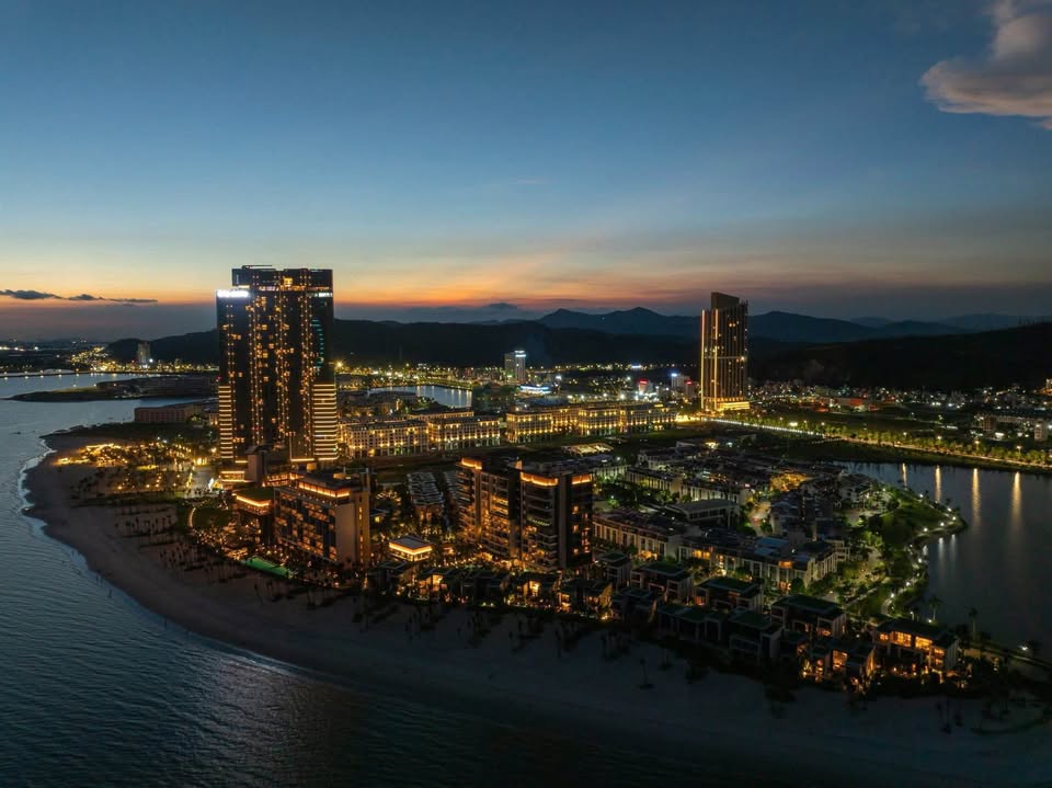 Căn hộ chung cư Icon40 Hạ Long 69m² giá 4.4 tỷ - Full nội thất đẹp!