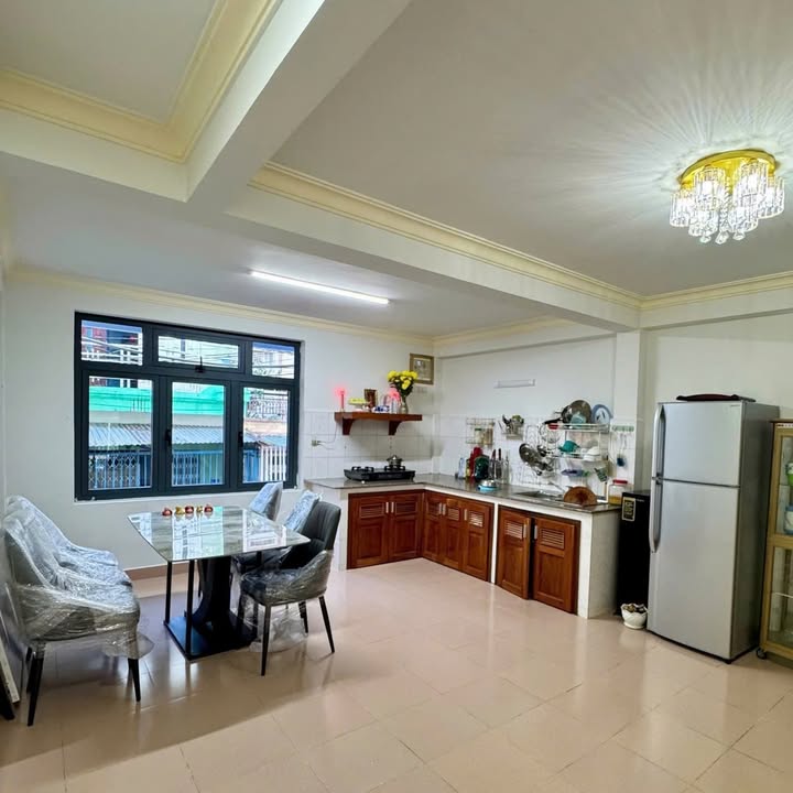 Nhà nguyên căn cho thuê đường Tô Hiến Thành P3 - Giá thỏa thuận, mặt tiền đẹp!