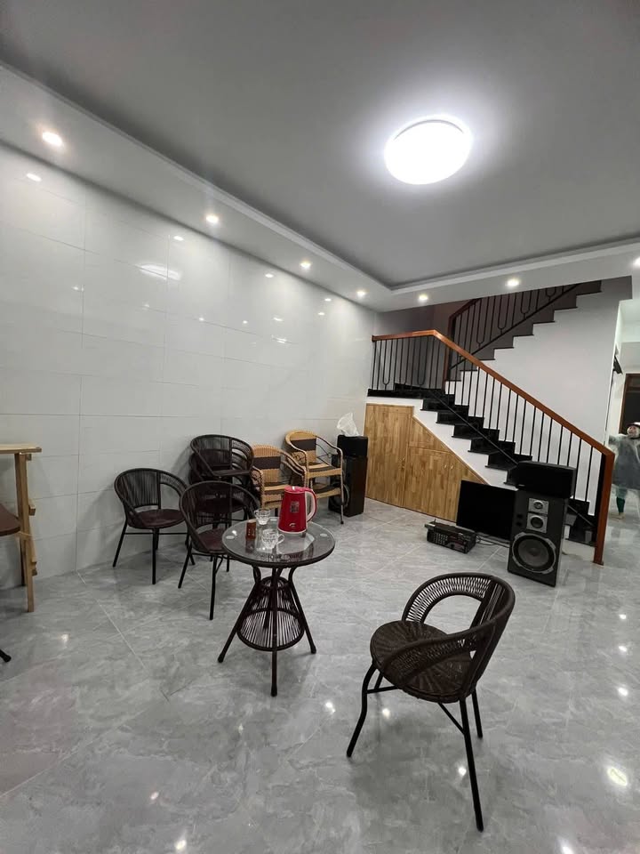 Nhà cho thuê nguyên căn An Bình, Đà Lạt 3 phòng ngủ giá 10 triệu - Khu vực yên tĩnh, ô tô vào tận nơi!