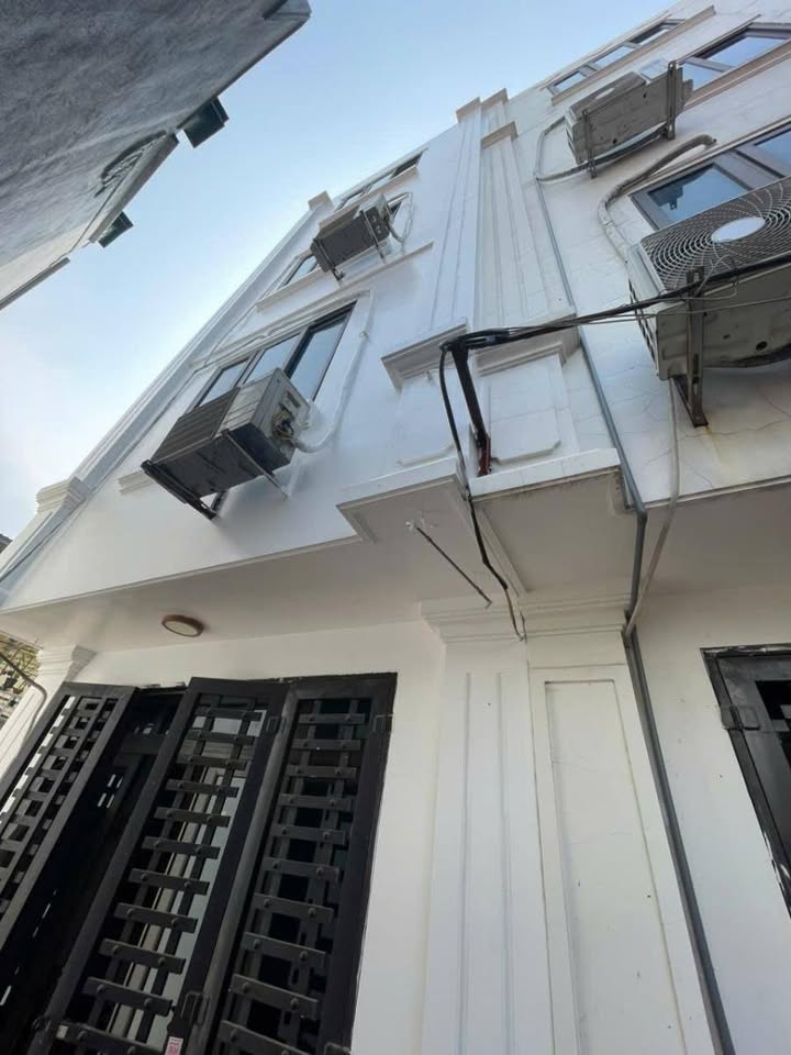 Nhà riêng Tây Mỗ Nam Từ Liêm 40m² giá 6.8 tỷ - Sát phố, giao thông thuận lợi!