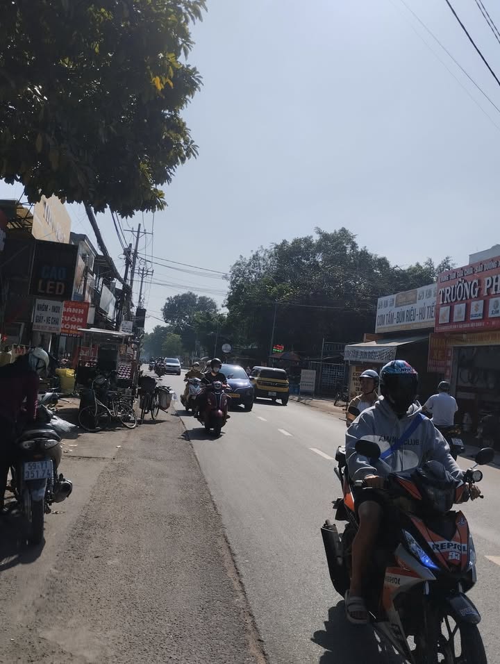 Nhà mặt tiền đường Nguyễn Thị Búp, quận 12, 210m² - Thích hợp kinh doanh đa ngành