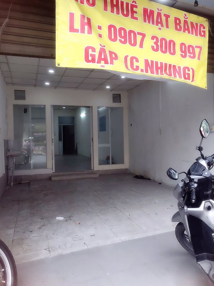 Nhà mặt tiền Cách Mạng Tháng 8, Quận 10 - Diện tích 80m², cho thuê 18 triệu/tháng!