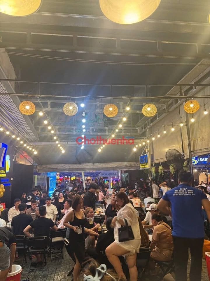 Cho thuê FrontHouse Vĩnh Khánh, Quận 4, 105m² - Vị trí sầm uất, đông đúc khách!