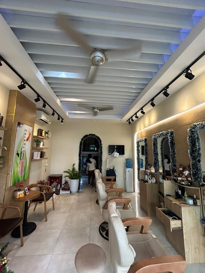 Cho thuê nhà mặt tiền Hoa Sứ, Phú Nhuận 56m² giá 42 triệu - Vị trí kinh doanh lý tưởng!