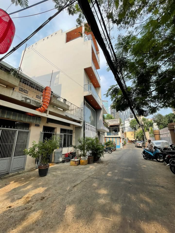 Nhà nguyên căn Bến Vân Đồn Quận 4 61m² - Thích hợp ở và kinh doanh!