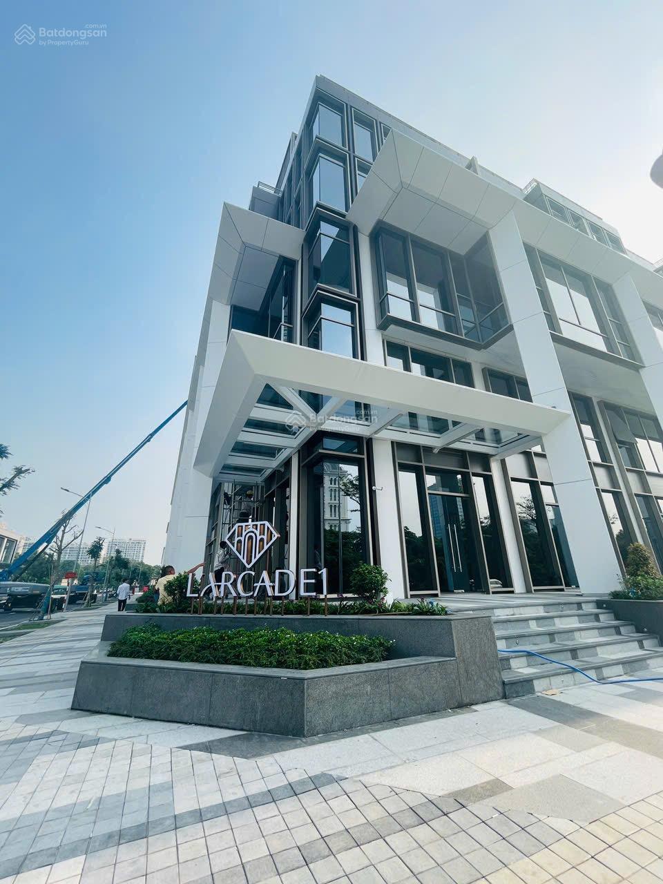 Nhà Phố 5 Tầng khu Larcade-1 Góc 2 Mặt Tiền 30m - Phú Mỹ Hưng Quận 7