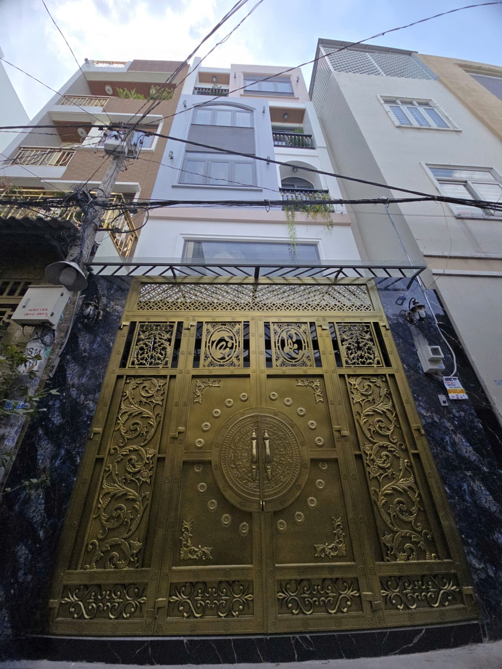 Nhà đẹp 5 tầng hẻm xe hơi Lê Văn Quới 54m² giá 7.5 tỷ - Tiện ích đa dạng!