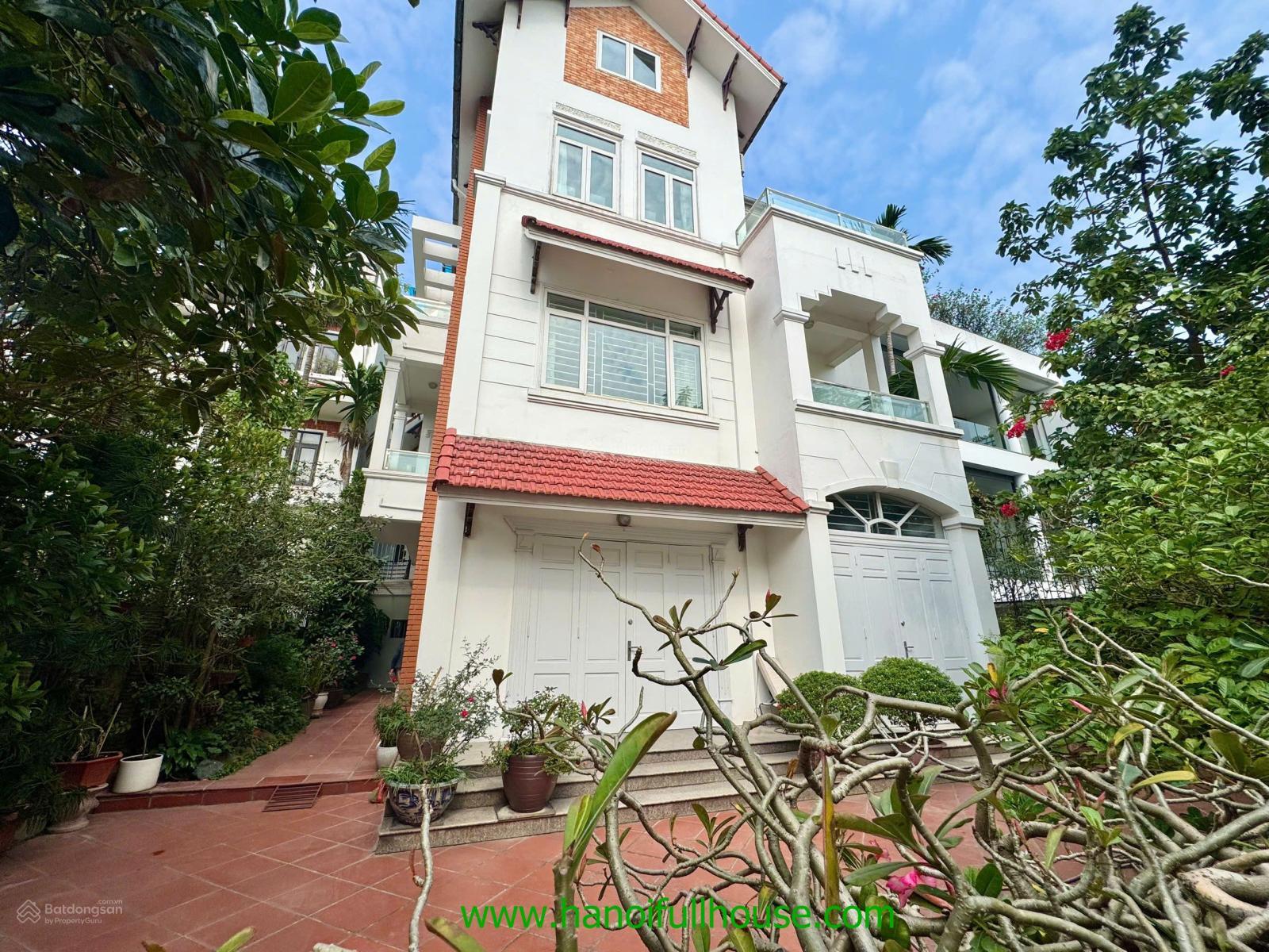 Biệt thự 4 phòng ngủ Quảng An Tây Hồ 220m² giá 105 triệu - Sang trọng, đẳng cấp